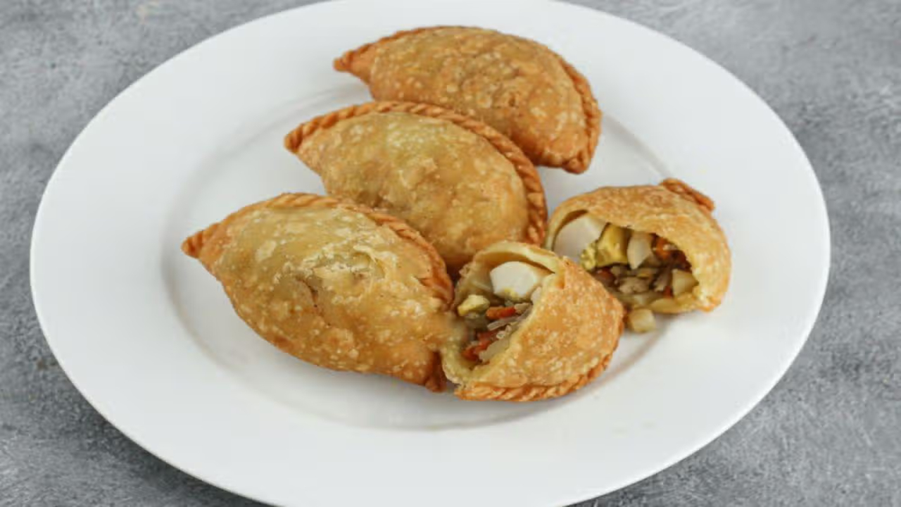 Traditional Recipe for Savory Potato Pastel Cake from Indonesia