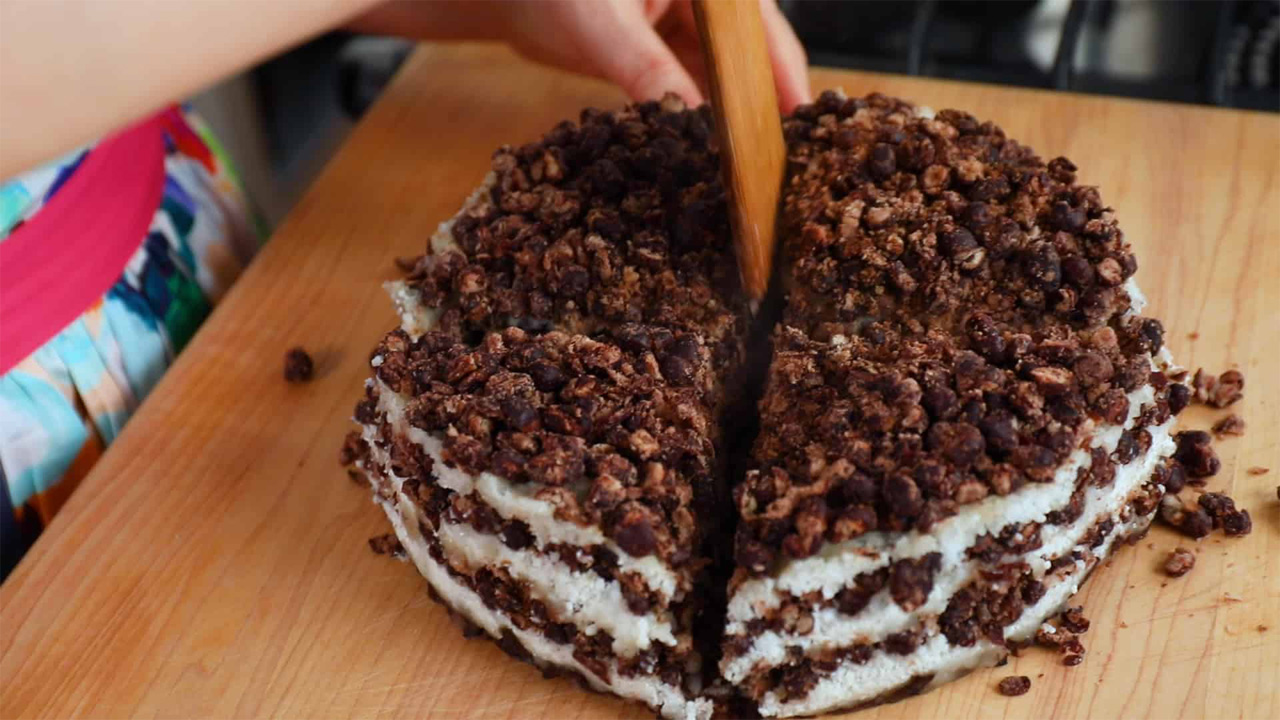 Patsirutteok: A Beloved Korean Rice Cake for Special Celebrations